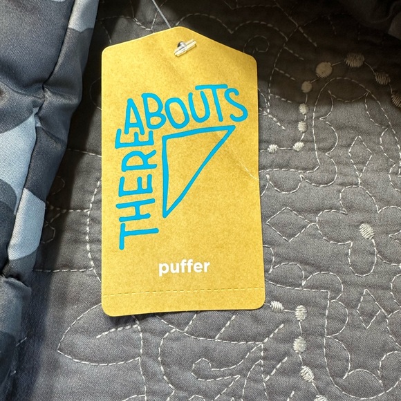 Thereabouts Boys Black Camo Heavyweight Puffer Jacket NWT Size XXS 4/5 - Picture 4 of 8